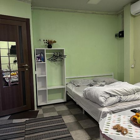 Vahe'S Family Guest House Front Yerevan Bagian luar foto